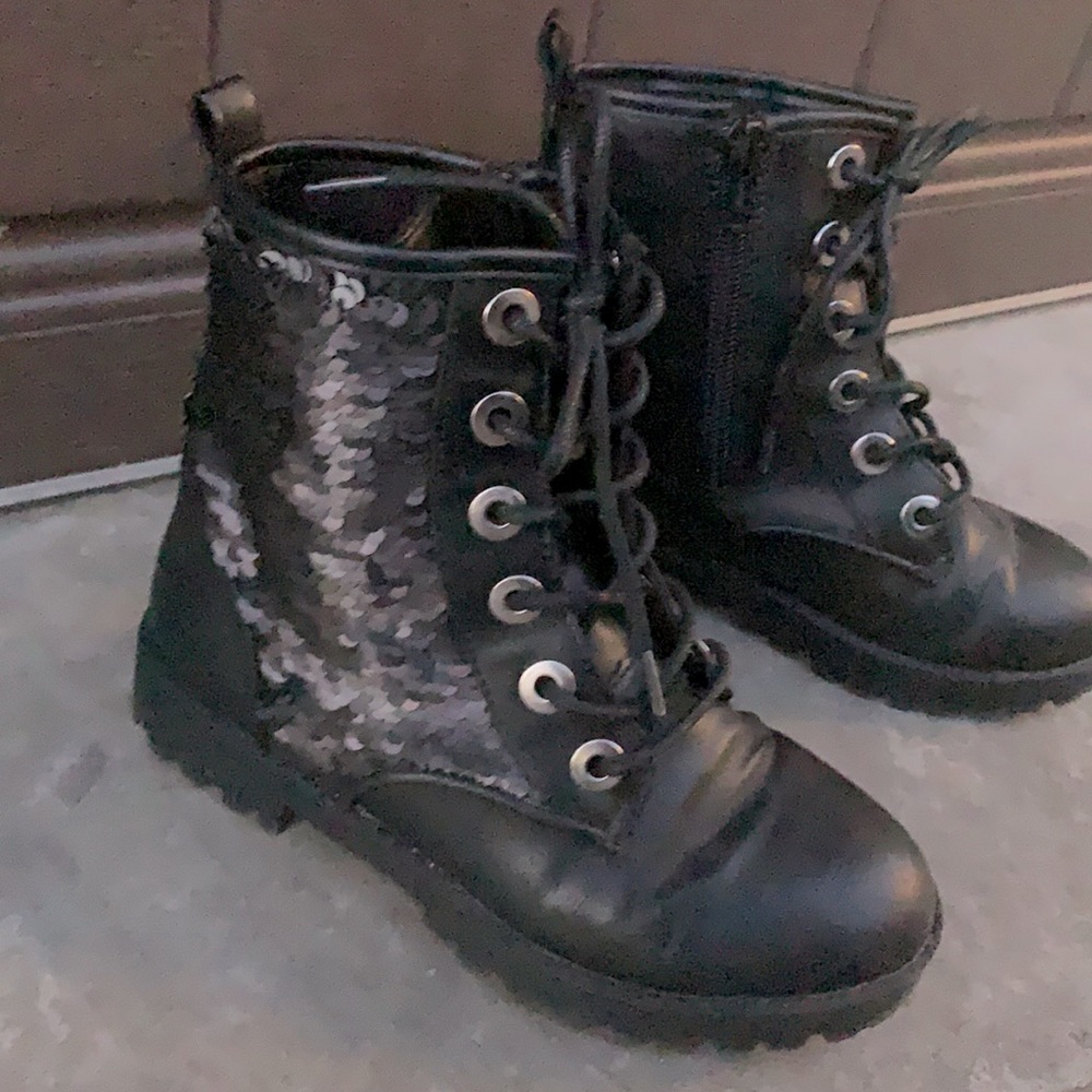 Zara kids boots. Girls. Size 30